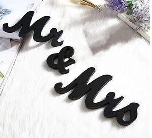 Elegant 'Mr & Mrs' Wedding Table Sign - Perfect for Minimalist and Gatsby Themed Weddings