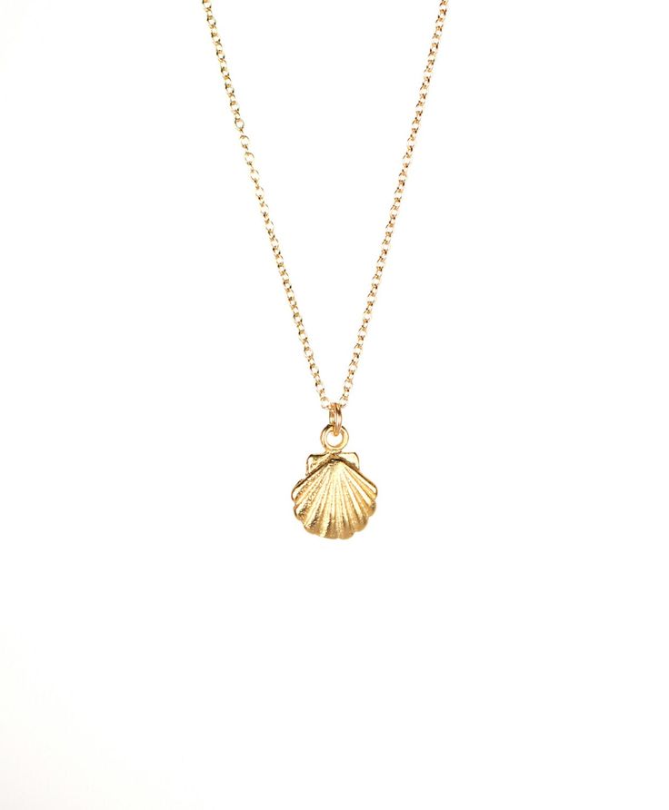 Elegant Seashell Ocean Life Necklaces - Perfect Accessory for Beach Weddings