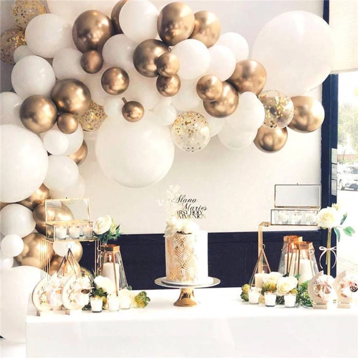 White and Gold Balloon Arch - Timeless Elegance for Luxurious Celebrations!